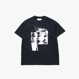 [가쿠로]GAKURO_언타이틀 #1 티셔츠 블랙&#039;UNTITLED #1&#039; T-SHIRT (BLACK)